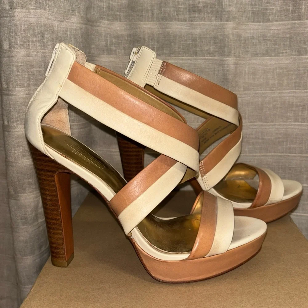 COACH 6.5 heels - Picture 2 of 4